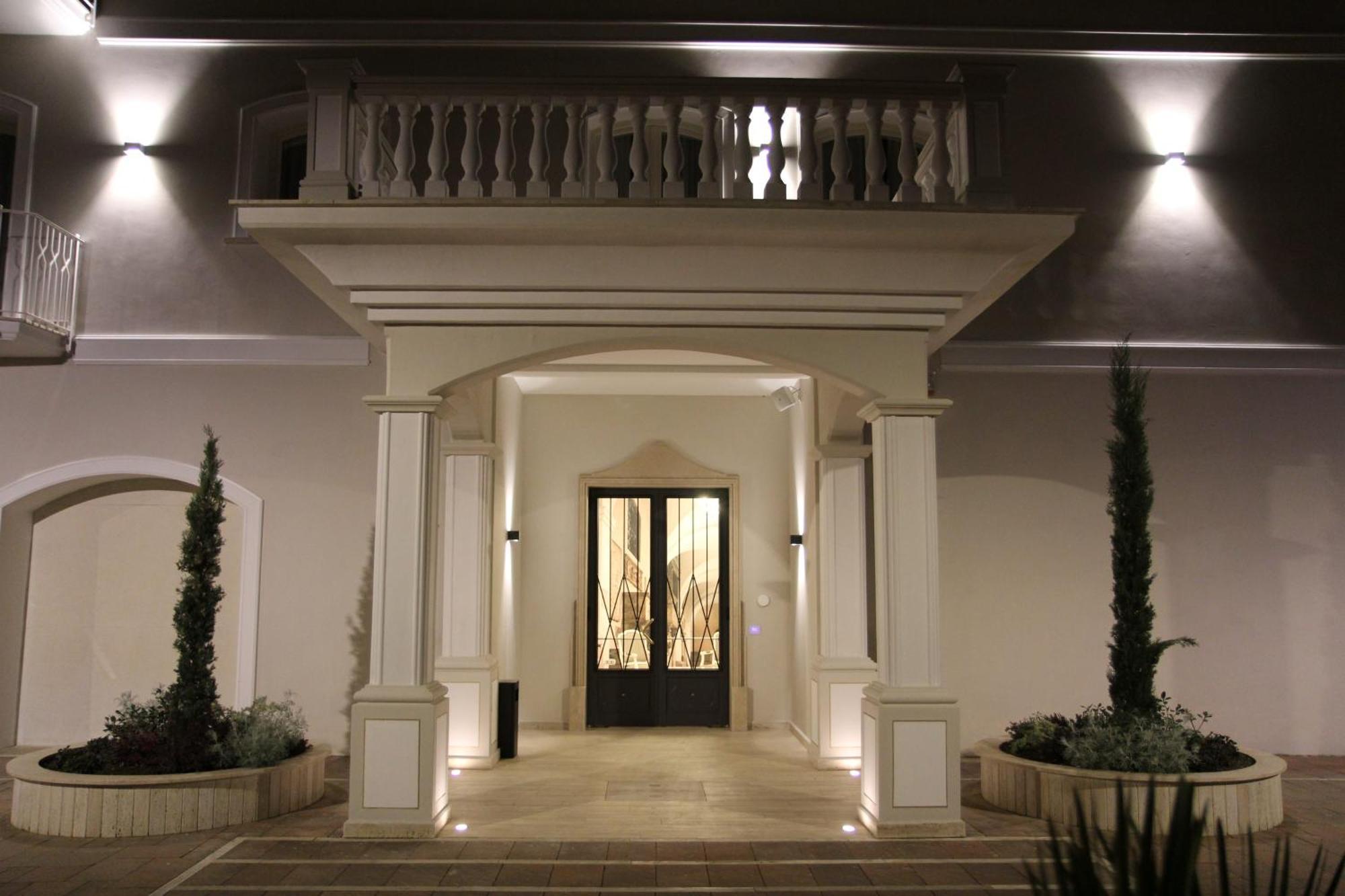 Suites & Apartments Liola' Castrocielo Exterior photo